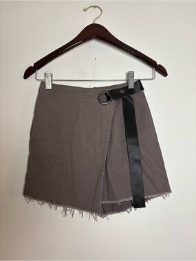 Carmar Los Angeles Wrap Mini Skirt Size 6 NWT Gray Utility Belted Raw Hem Y2K